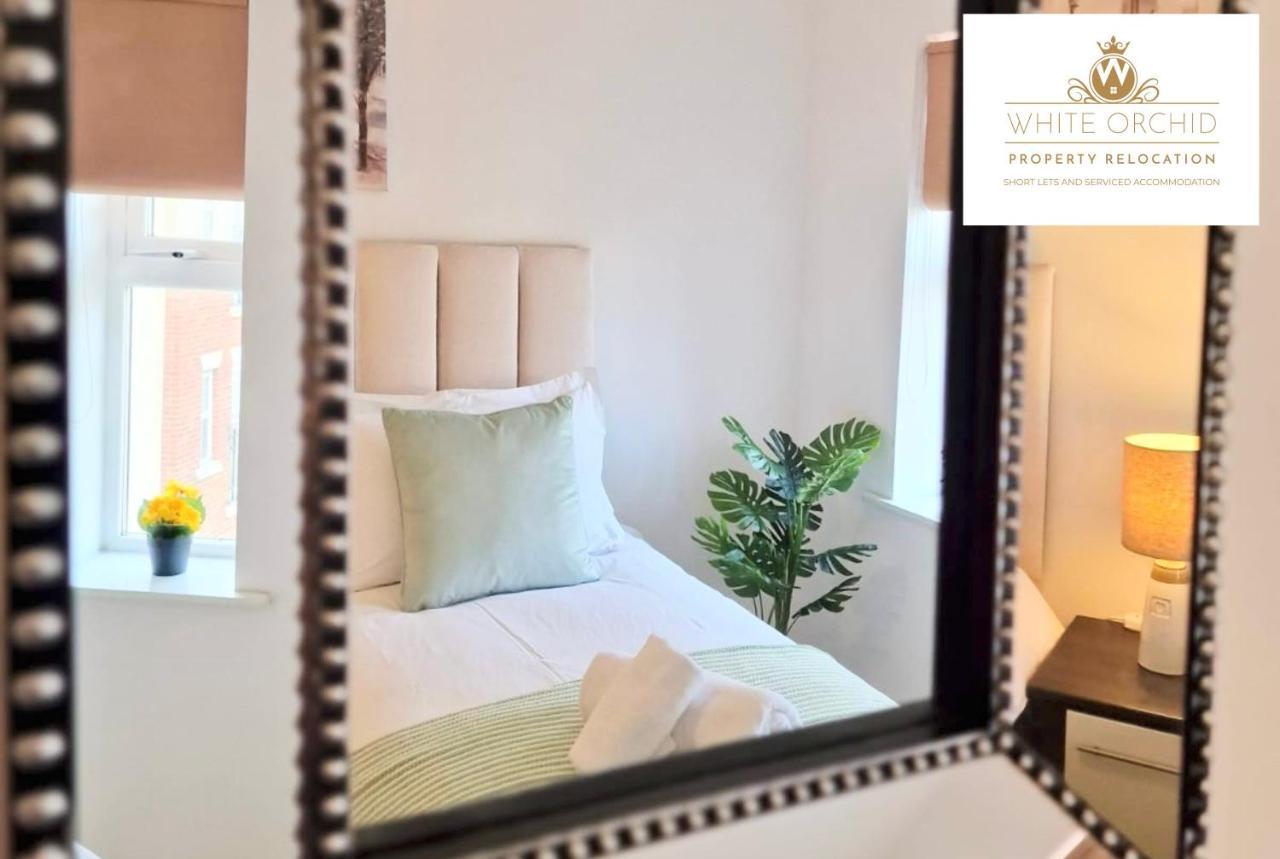 Apartment Corporate Old Town Stevenage: 2-bed With Balcony & Parking *