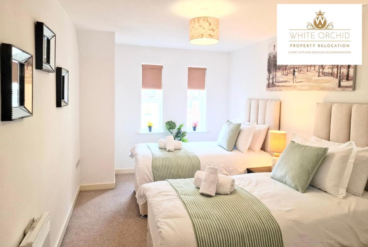 Corporate Old Town Stevenage: 2-bed With Balcony & Parking Stevenage